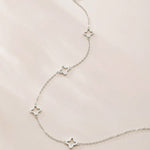 Inès Clover Outline Necklace