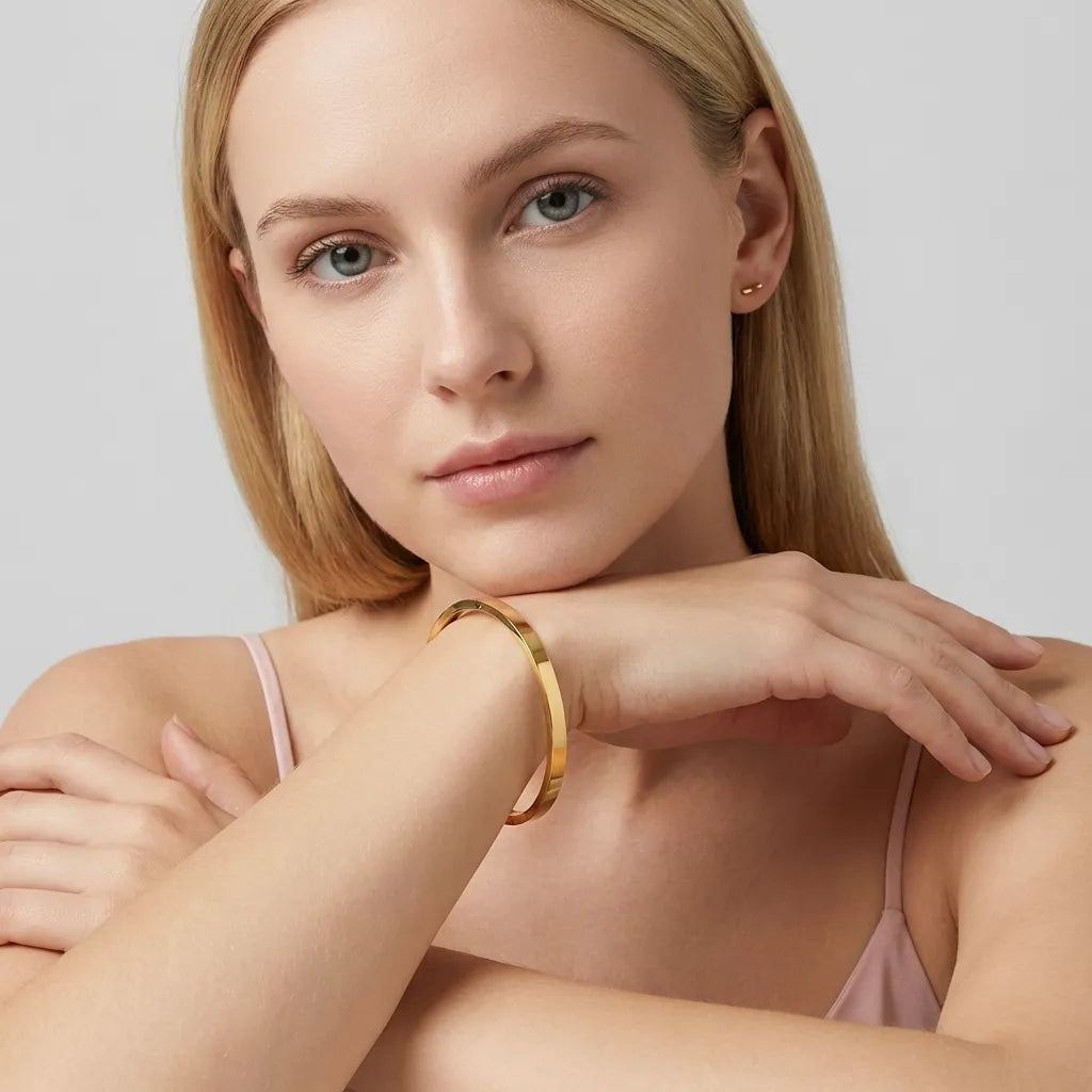 Sarah Gold Bangle