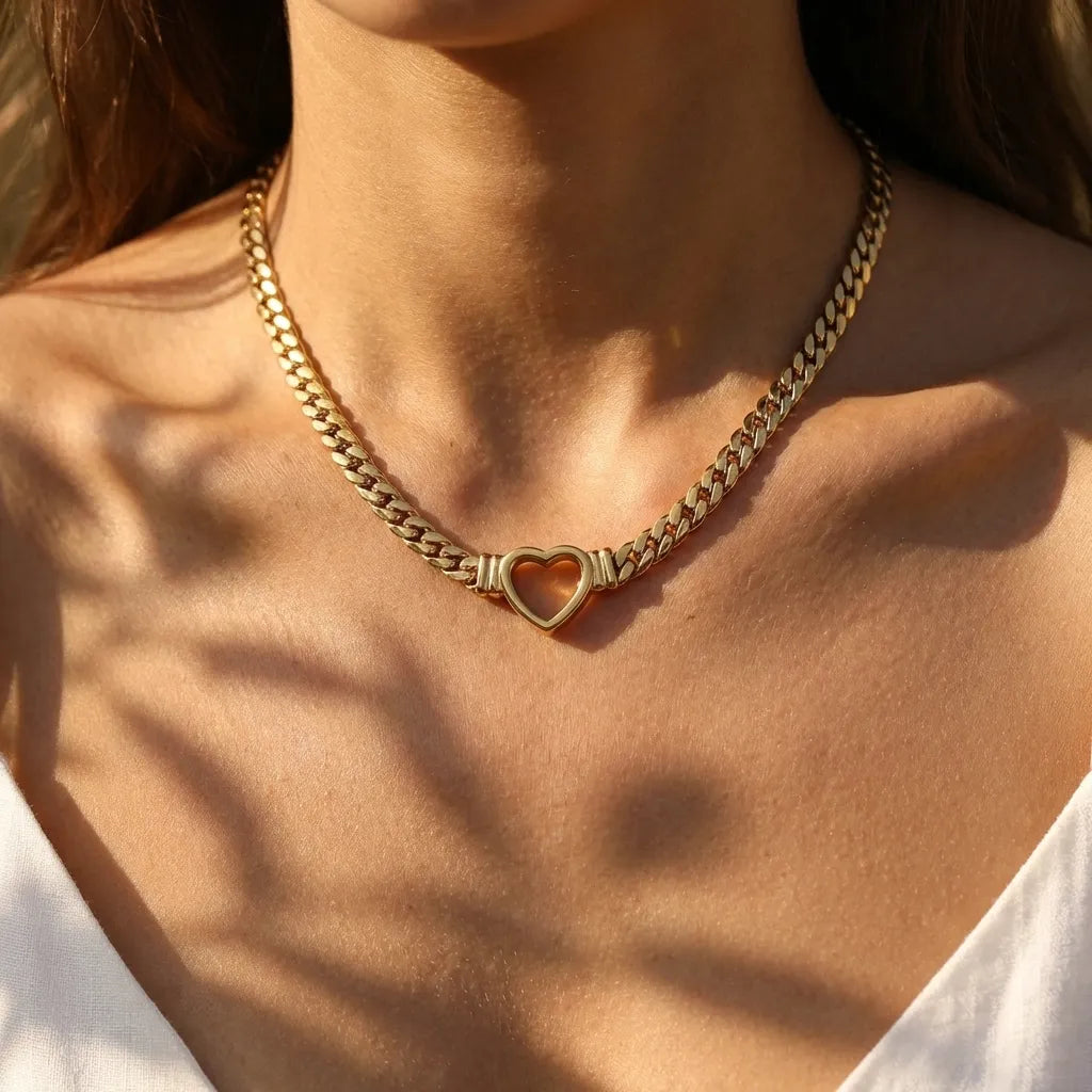 Vali Heart Choker