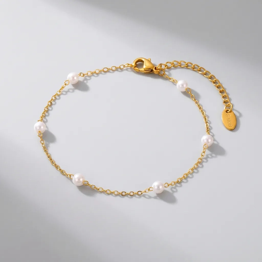 Élise Dainty Pearl Bracelet