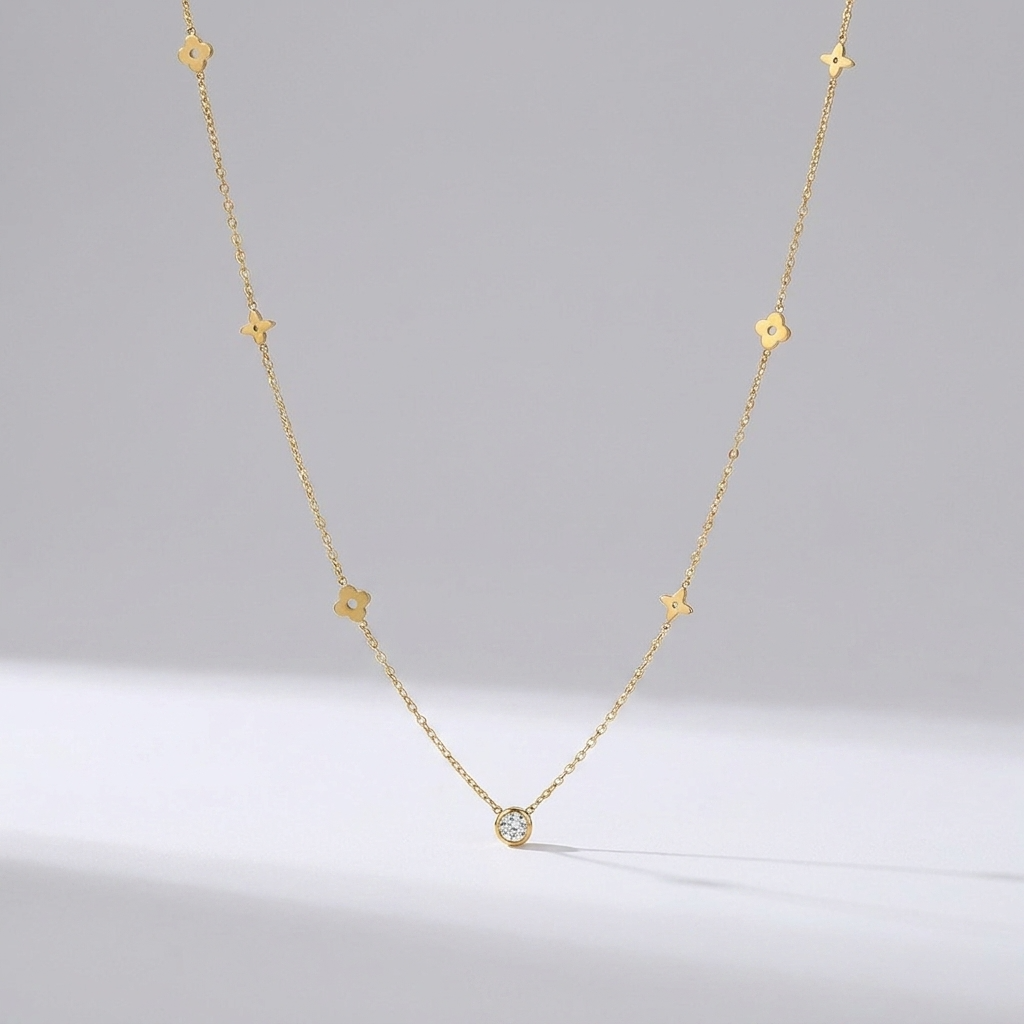 Élina Dainty Clover Necklace