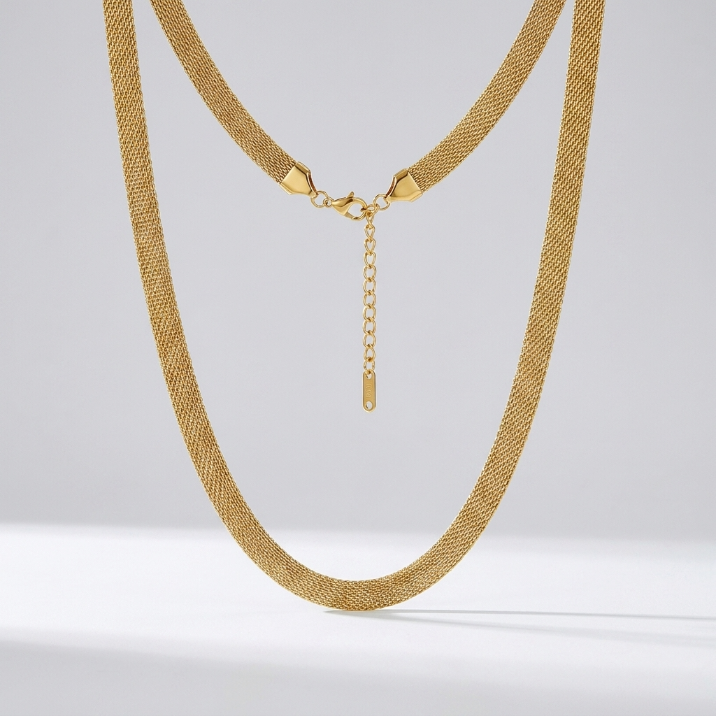 Élise Gold Mesh Necklace