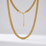 Élise Gold Mesh Necklace