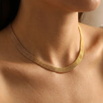Élise Gold Mesh Necklace