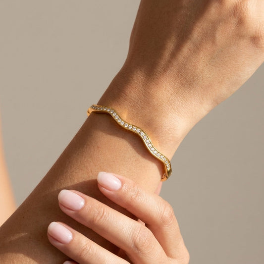 Amélie Wave Crystal Bangle