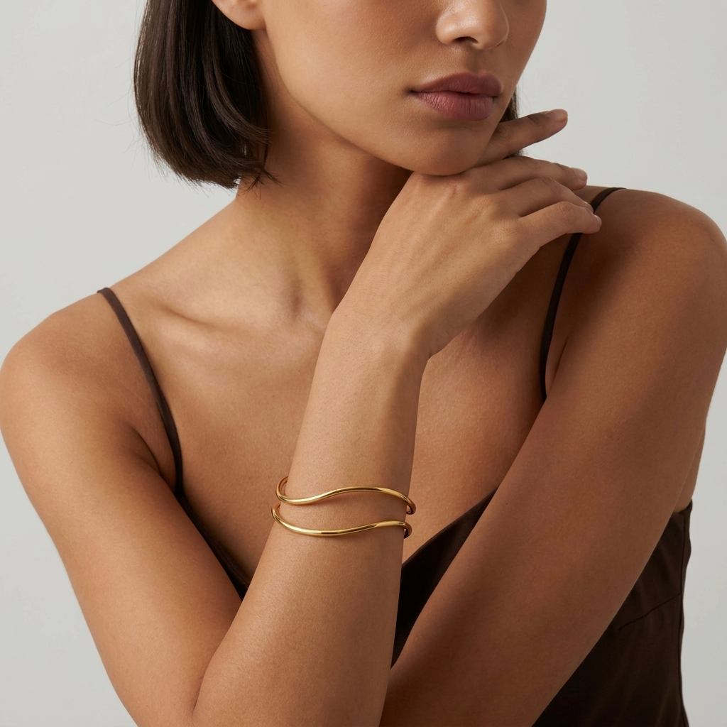 Aurélie Wave Gold Bangle