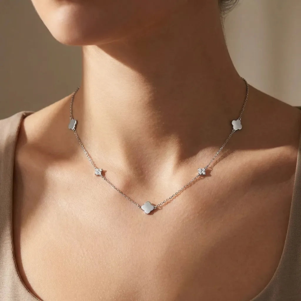 Inès Clover & Crystal Necklace